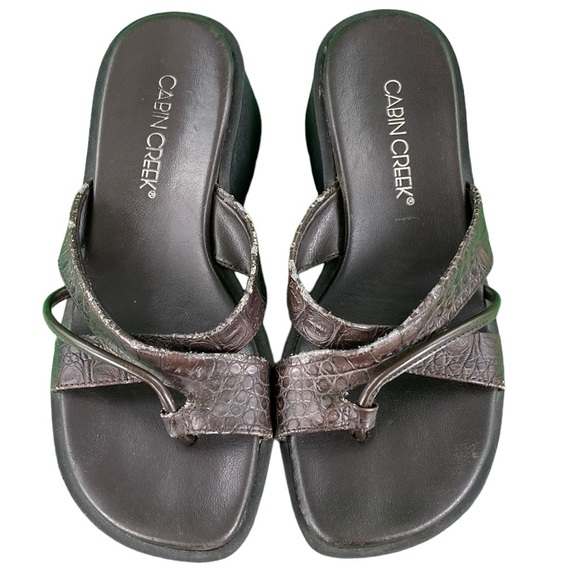 Cabin Creek Black Chunky Thong Sandal - Picture 7 of 16